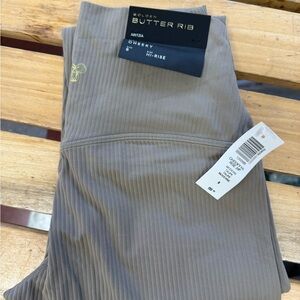 Aritzia High-Rise Cheeky Bottoms